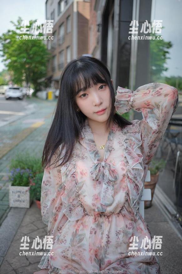 Kang Inkyung 看!Kang Inkyung的美足套图分享,谁说腿不重要,脚才是地表最强吸睛武器!